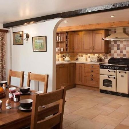 Scenic Welsh Cottage In The Brecon Beacons Crickhowell Exteriör bild