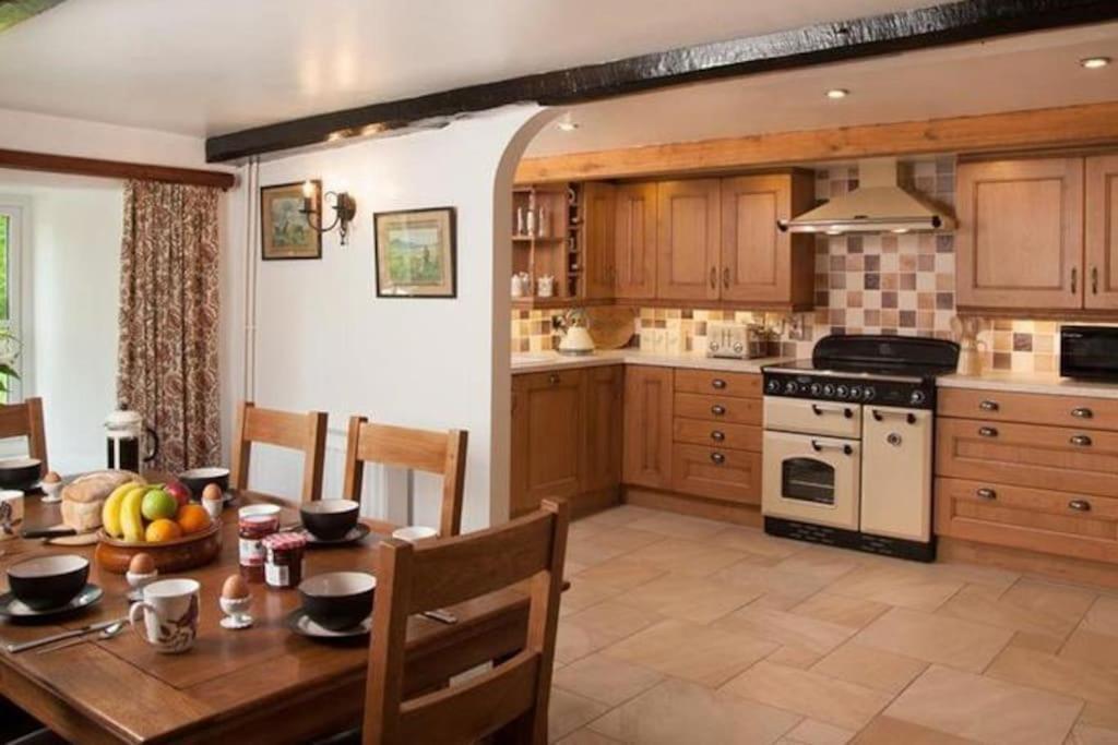 Scenic Welsh Cottage In The Brecon Beacons Crickhowell Exteriör bild