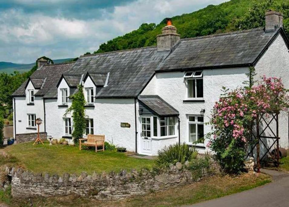 Scenic Welsh Cottage In The Brecon Beacons Crickhowell Exteriör bild